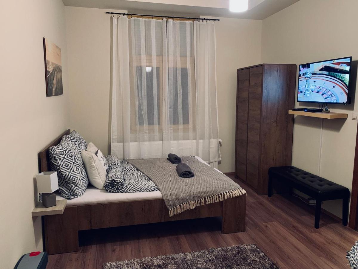 A Vendeghaz Hotel Miskolc Ngoại thất bức ảnh